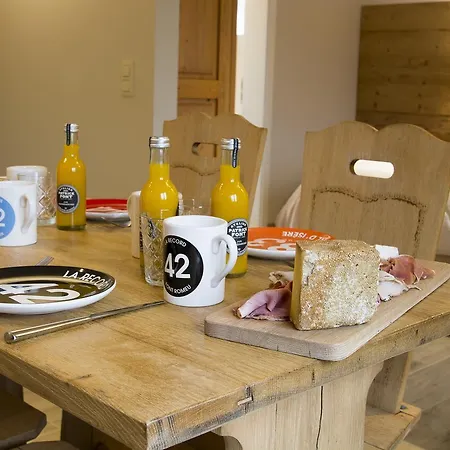 Au Cheval Blanc - De Montagne - 20 Personnes 3*